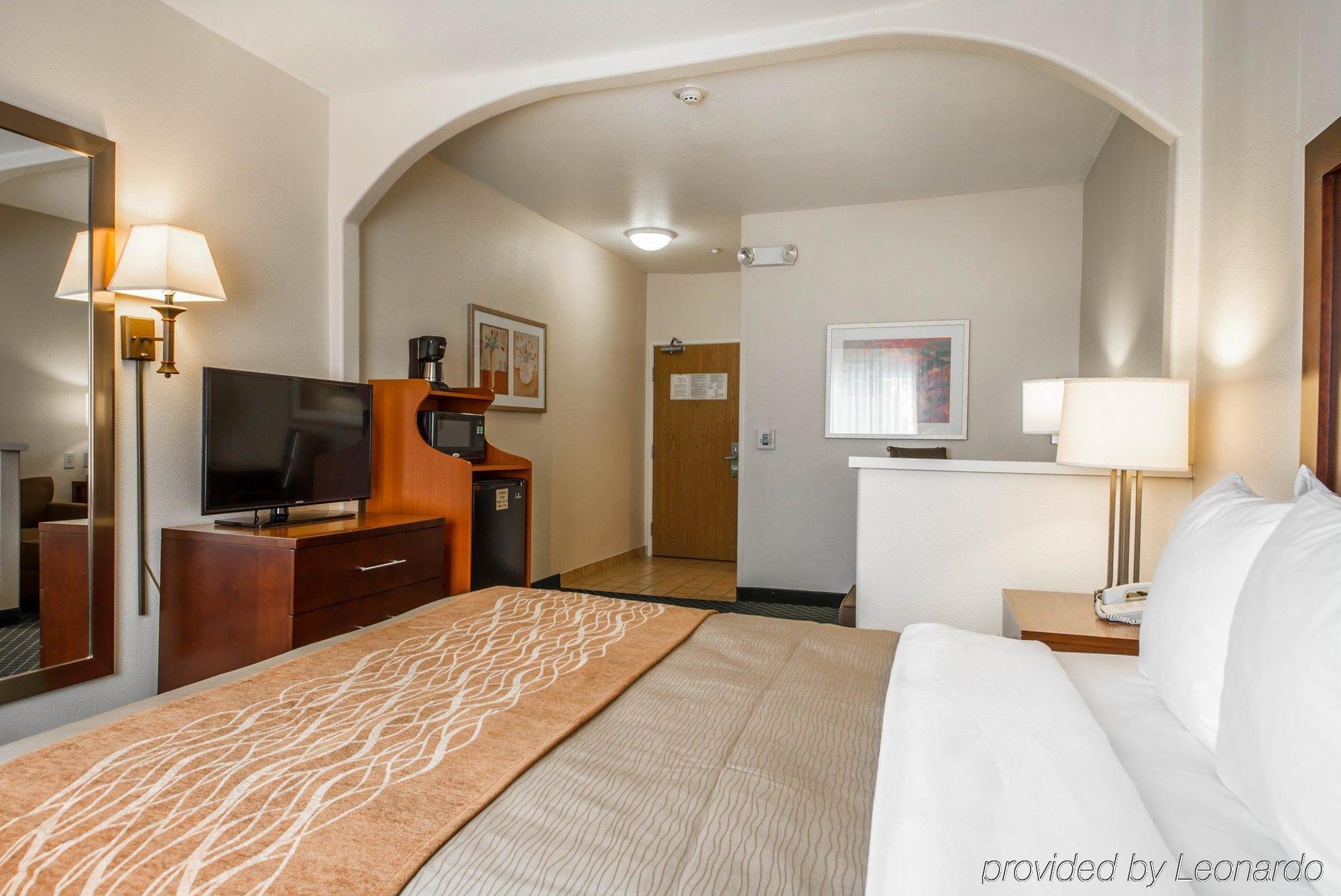 Comfort Inn & Suites Oakland Airport Exterior foto