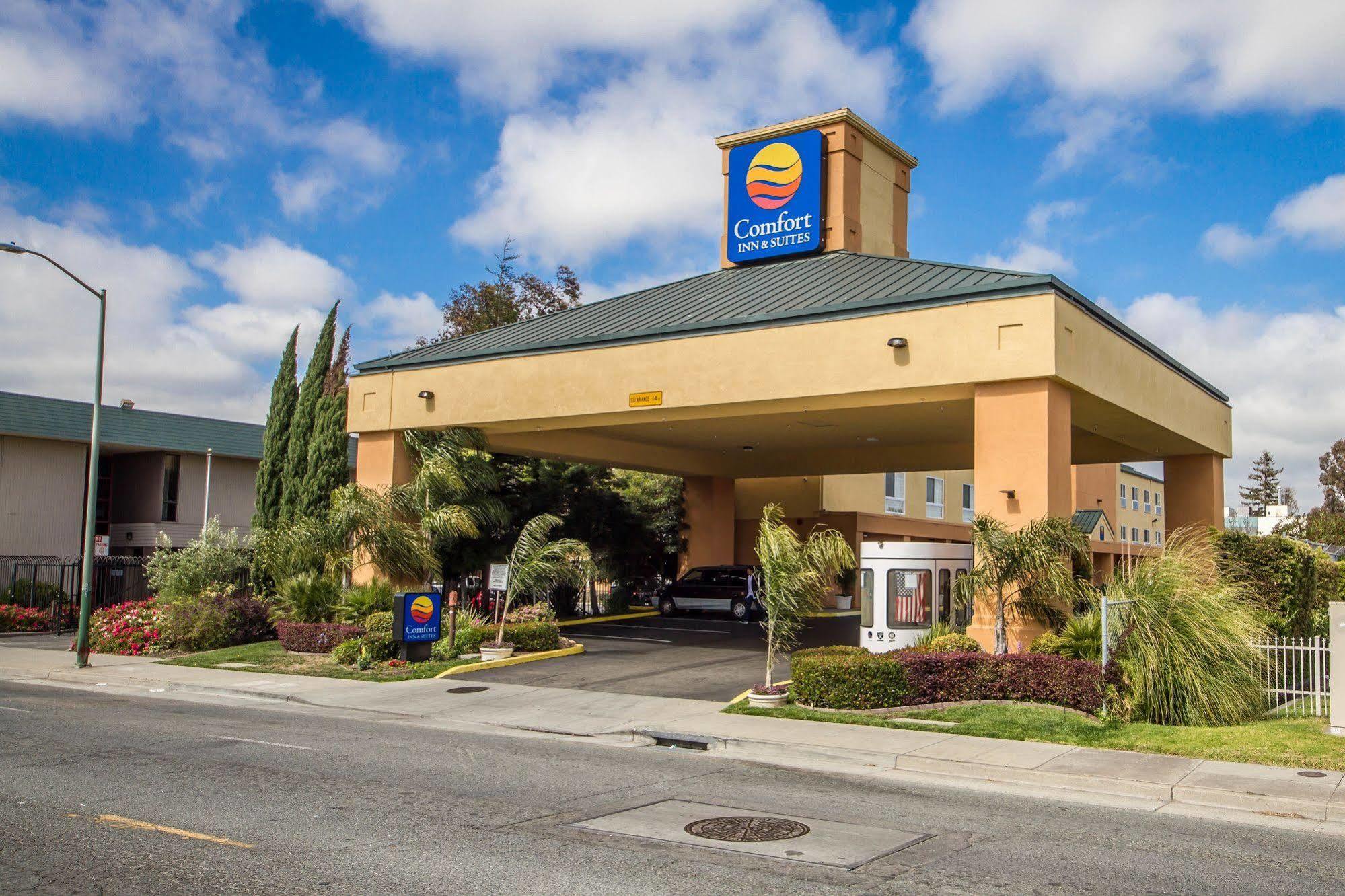 Comfort Inn & Suites Oakland Airport Exterior foto