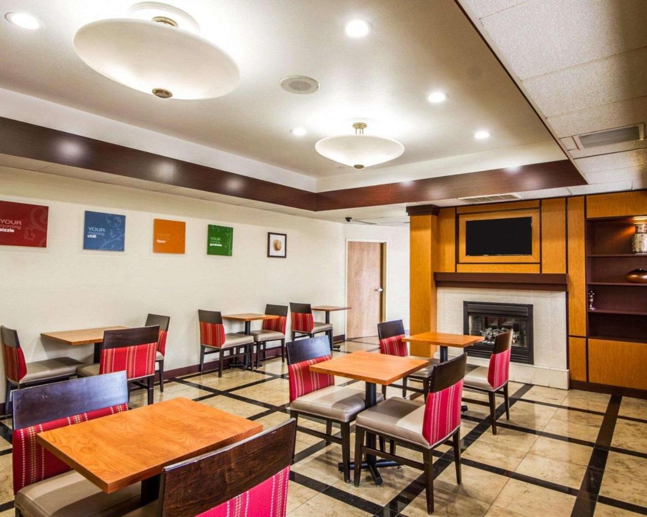 Comfort Inn & Suites Oakland Airport Exterior foto